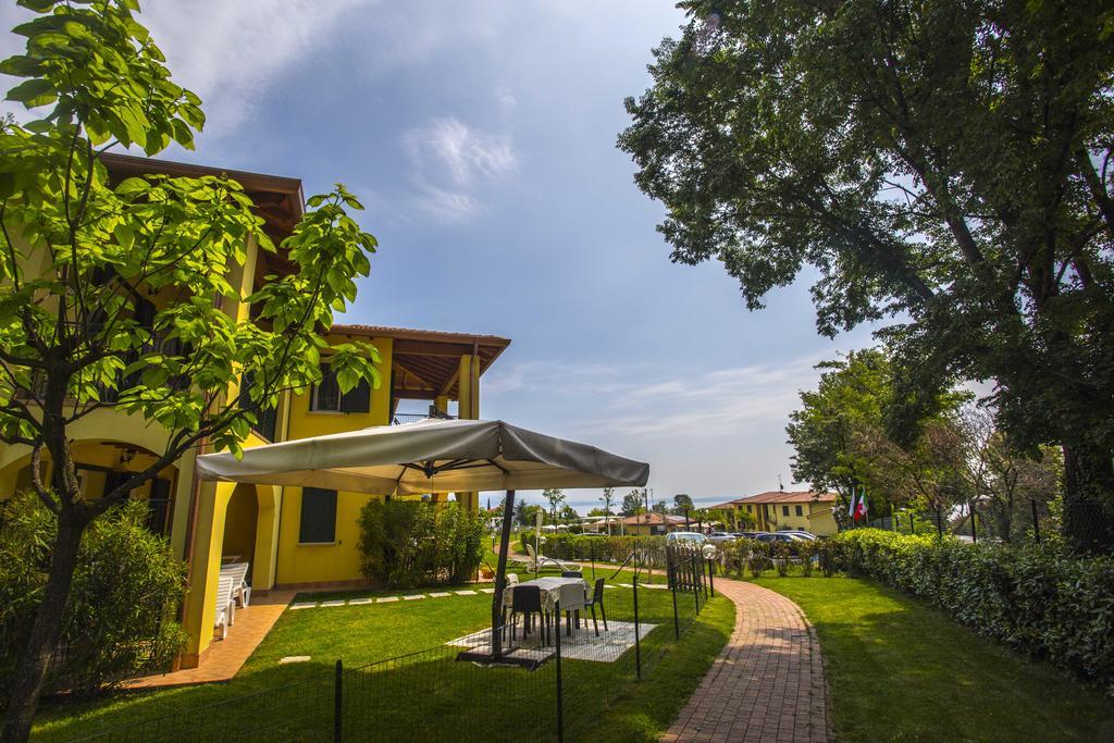 Moniga del Garda Residence Karina المظهر الخارجي الصورة