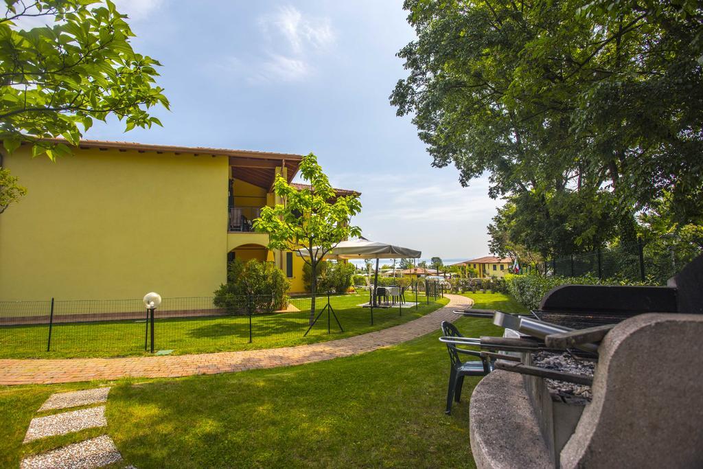 Moniga del Garda Residence Karina المظهر الخارجي الصورة