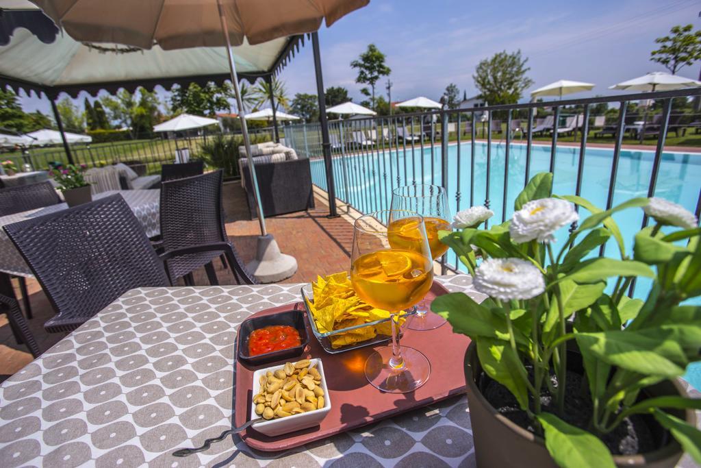 Moniga del Garda Residence Karina المظهر الخارجي الصورة