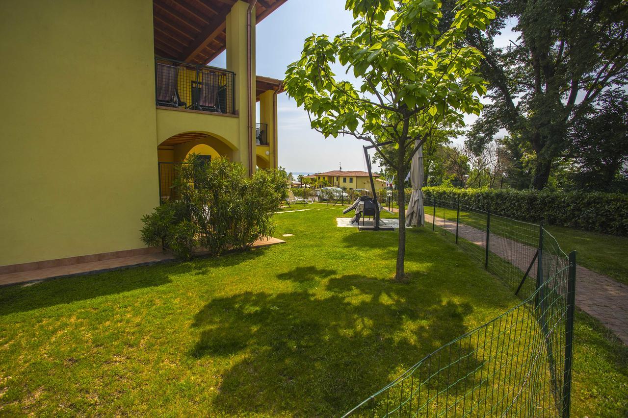 Moniga del Garda Residence Karina المظهر الخارجي الصورة