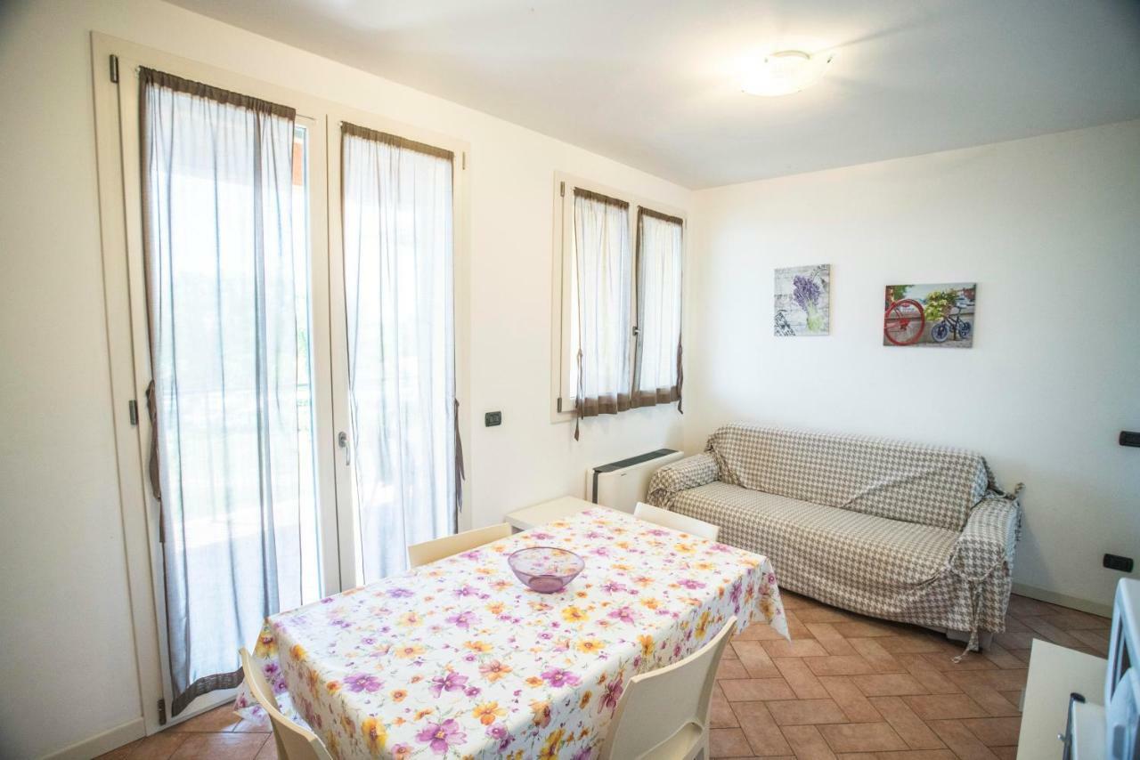 Moniga del Garda Residence Karina المظهر الخارجي الصورة