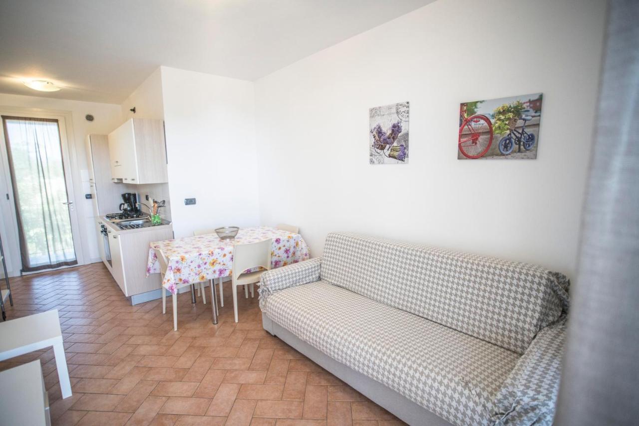 Moniga del Garda Residence Karina المظهر الخارجي الصورة