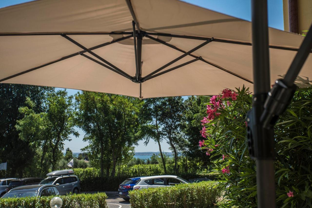 Moniga del Garda Residence Karina المظهر الخارجي الصورة
