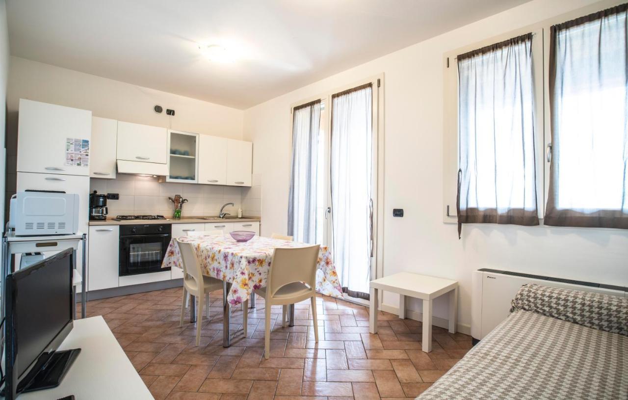 Moniga del Garda Residence Karina المظهر الخارجي الصورة