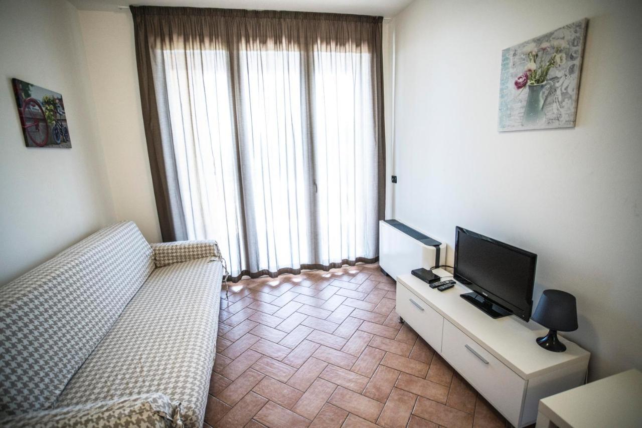 Moniga del Garda Residence Karina المظهر الخارجي الصورة