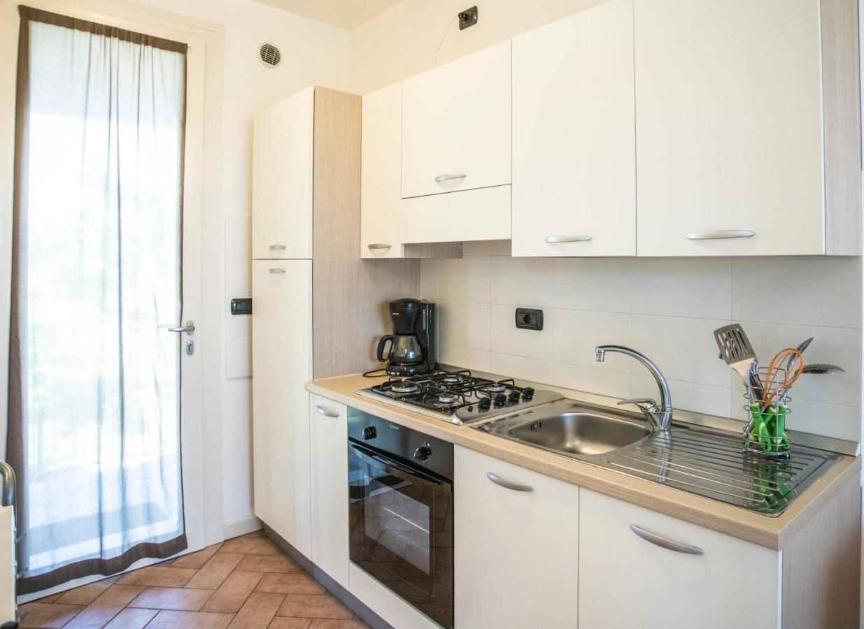 Moniga del Garda Residence Karina المظهر الخارجي الصورة