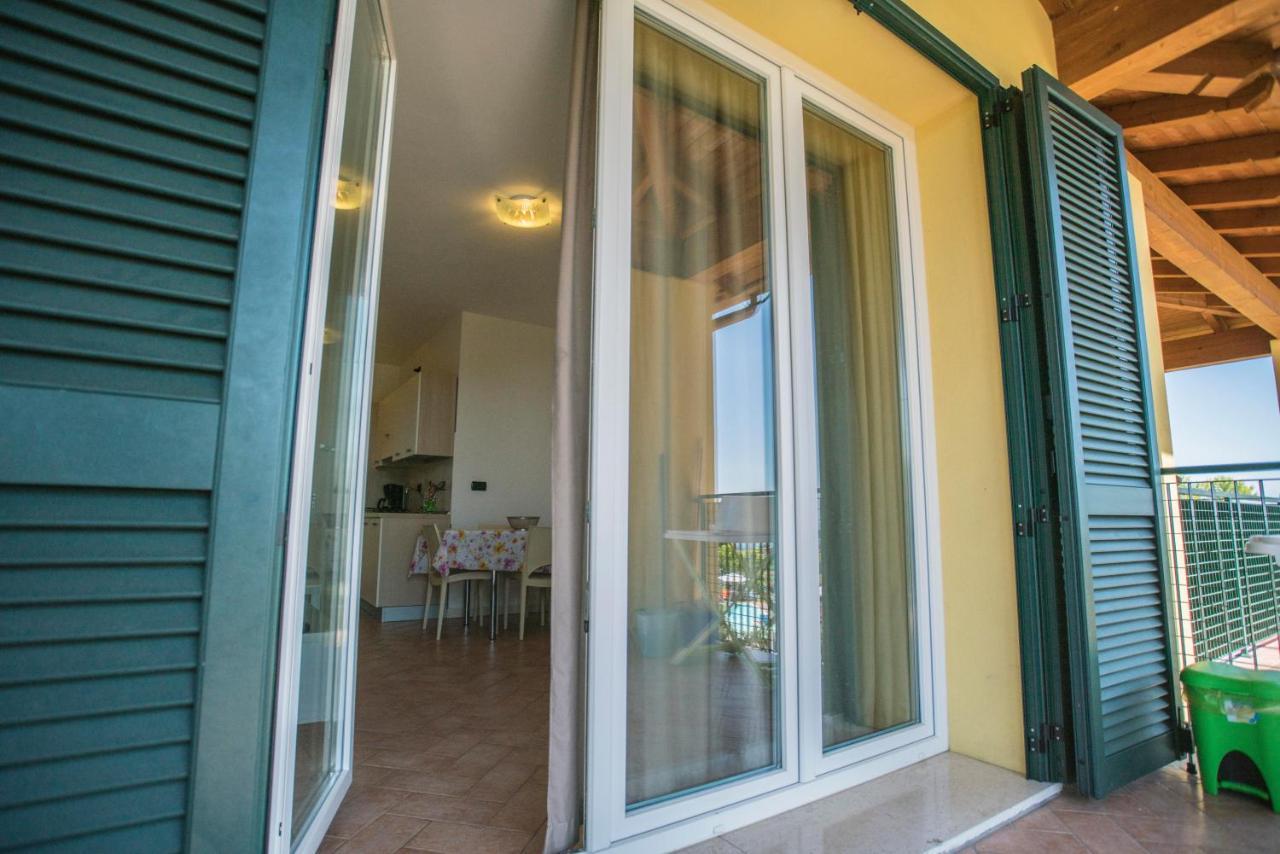 Moniga del Garda Residence Karina المظهر الخارجي الصورة